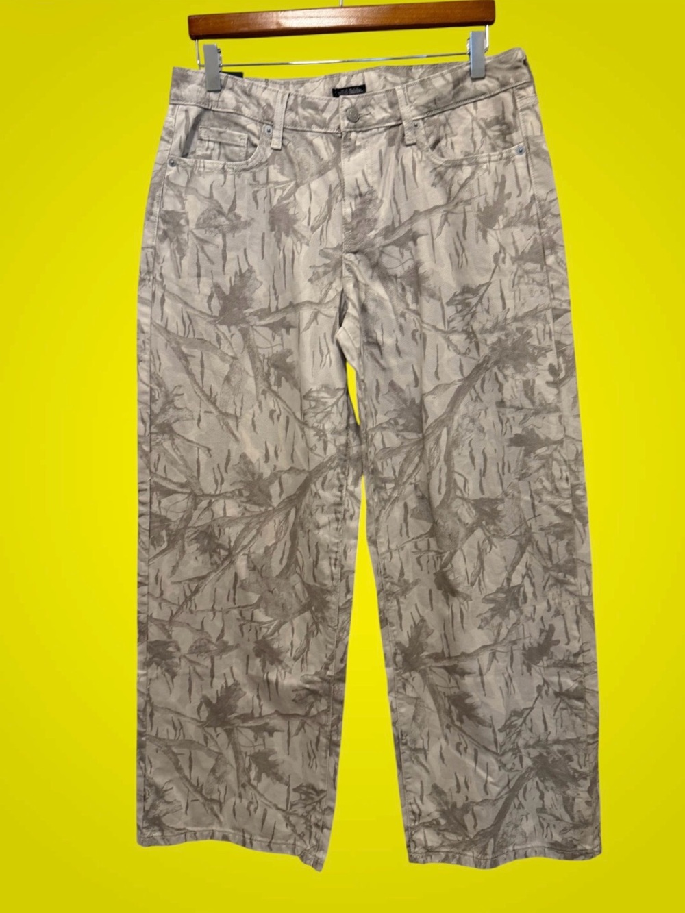 Wild fable Low Rise Baggy Jean Women's Wide Leg Camo Print Gray 8/31 In.